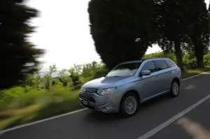 Mitsubishi Outlander PHEV - 19