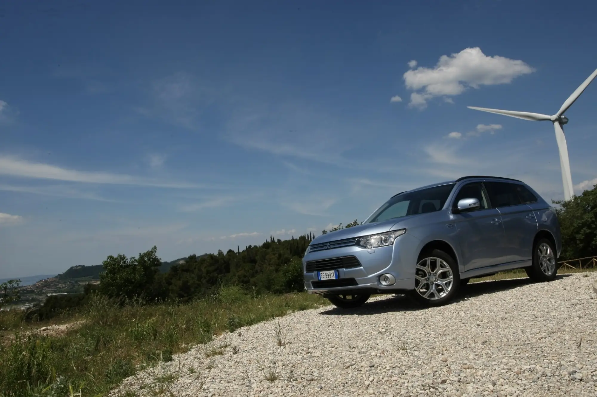 Mitsubishi Outlander PHEV - 285