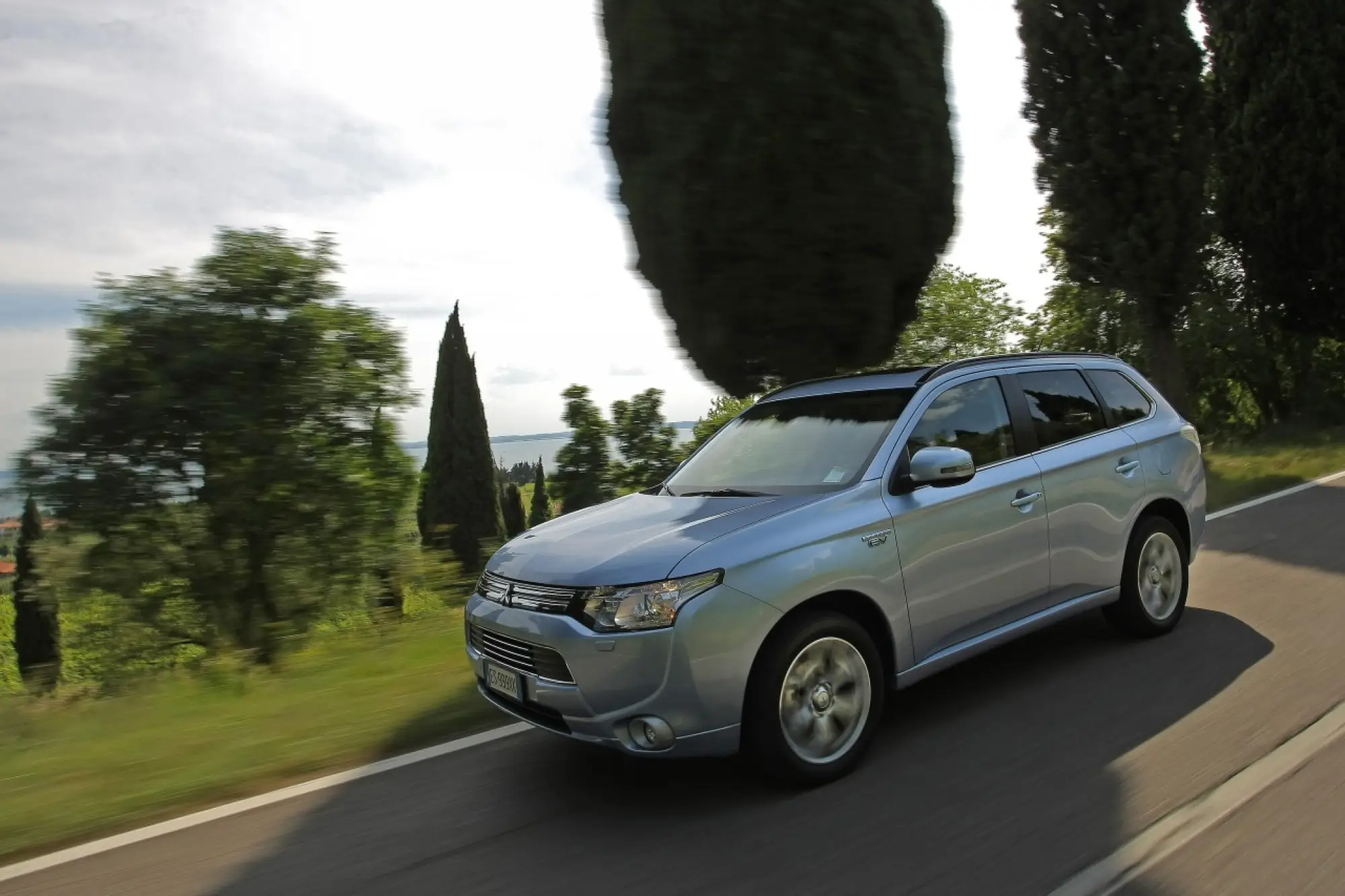 Mitsubishi Outlander PHEV - 25