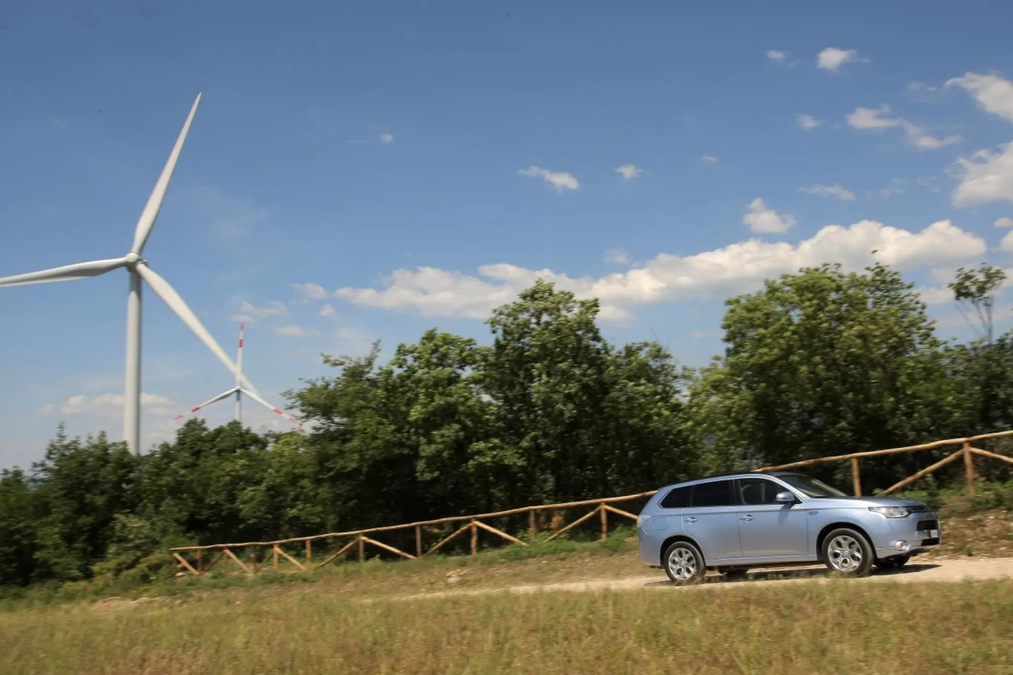 Mitsubishi Outlander PHEV - 319