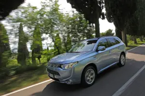 Mitsubishi Outlander PHEV - 27