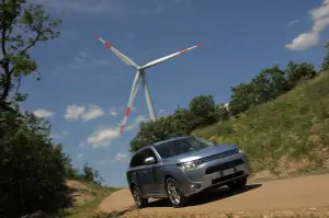 Mitsubishi Outlander PHEV - 345