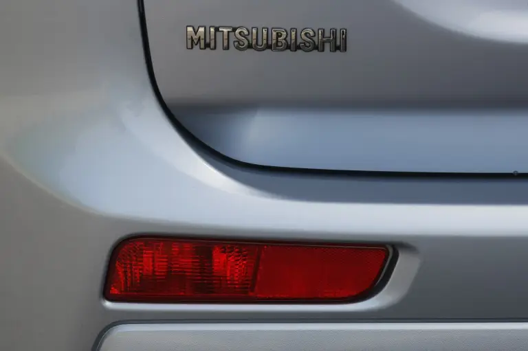 Mitsubishi Outlander PHEV - 93