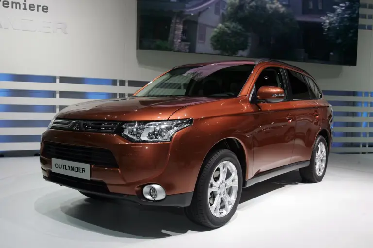 Mitsubishi Outlander - Salone di Ginevra 2012 - 5