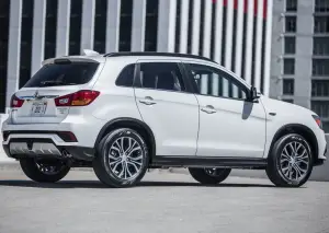 Mitsubishi Outlander Sport MY 2018 - 10