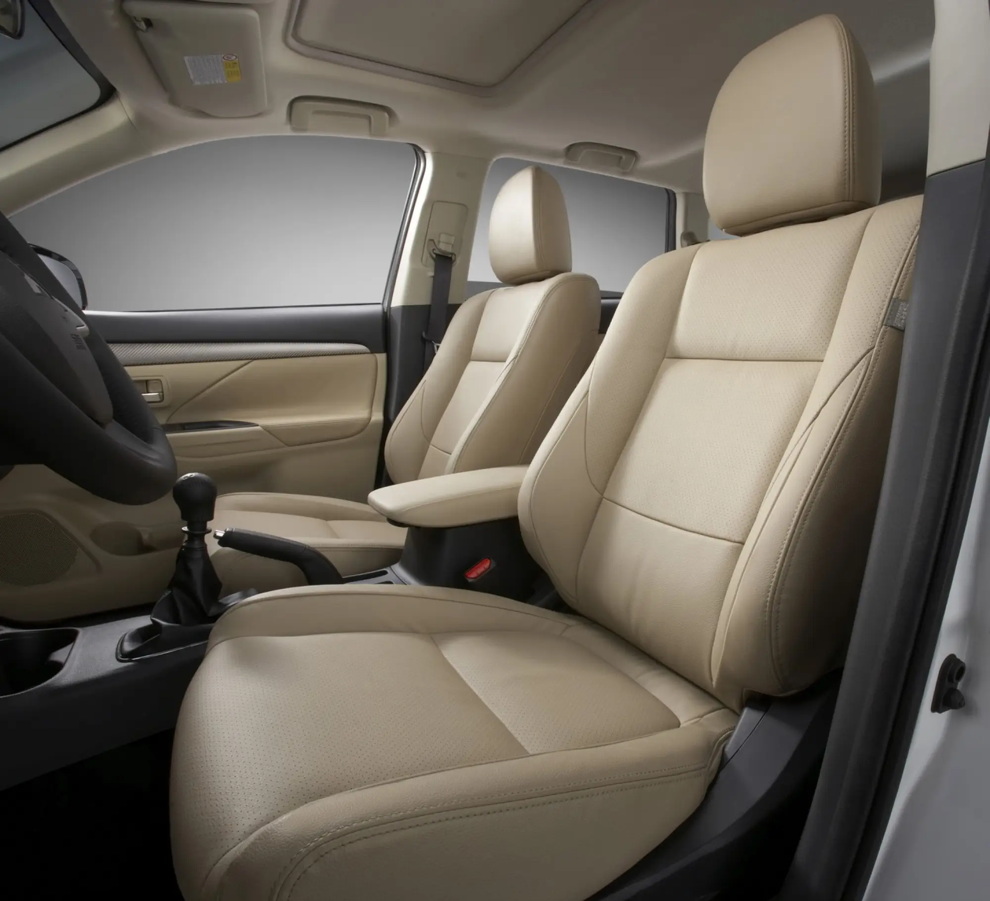 Mitsubishi Outlander - 11