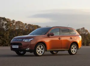 Mitsubishi Outlander - 1