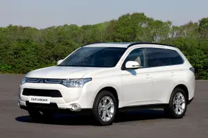 Mitsubishi Outlander - 35