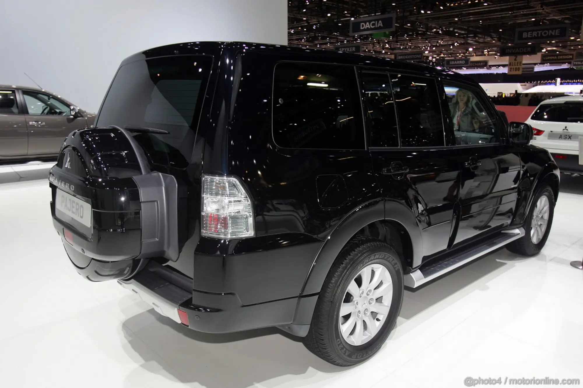 Mitsubishi Pajero Ginevra 2011 - 2