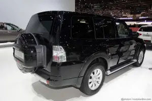 Mitsubishi Pajero Ginevra 2011 - 2