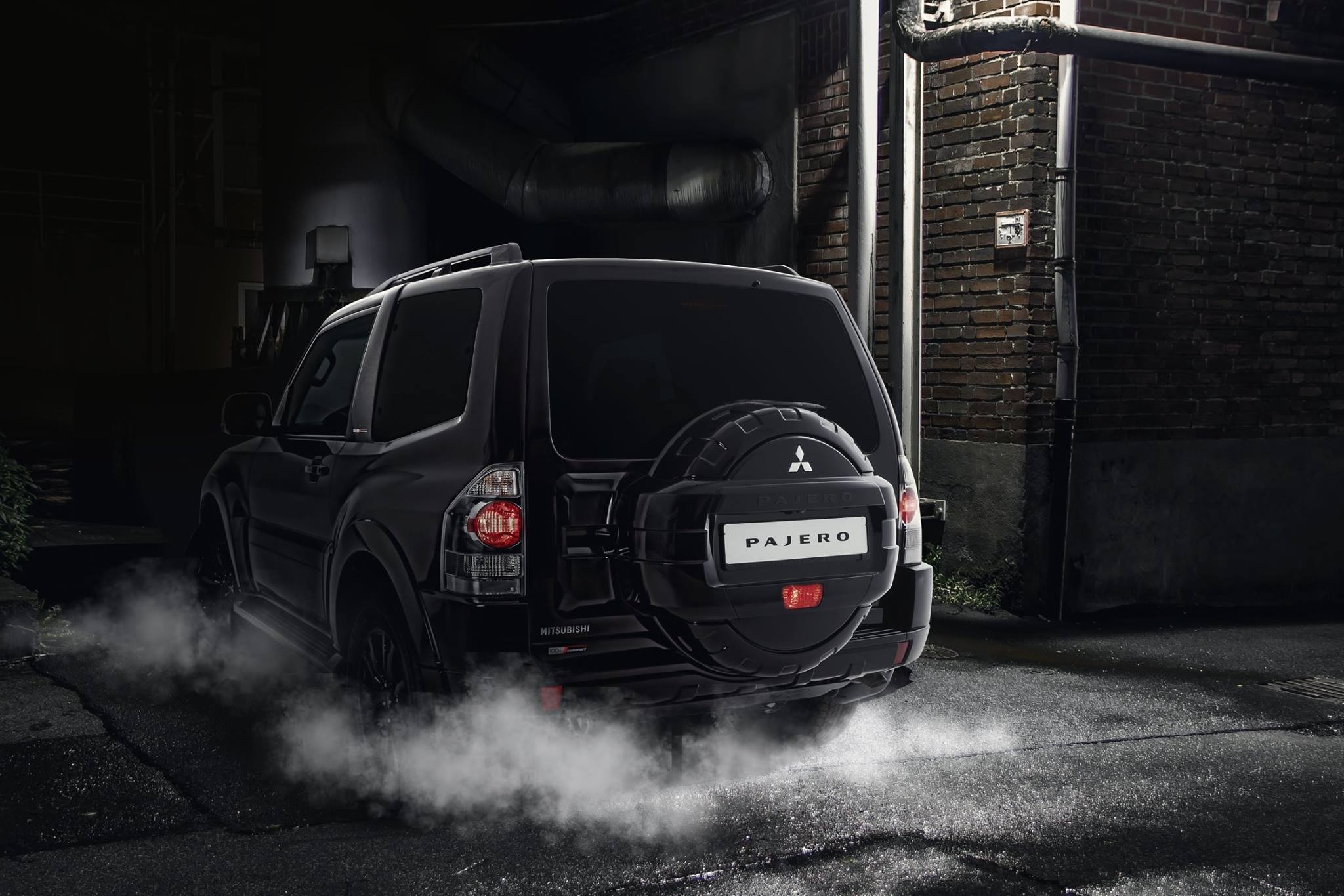 Mitsubishi Pajero One Hundred