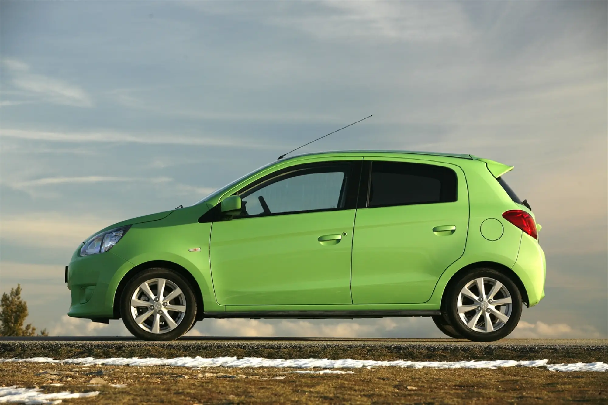 Mitsubishi Space Star - 11