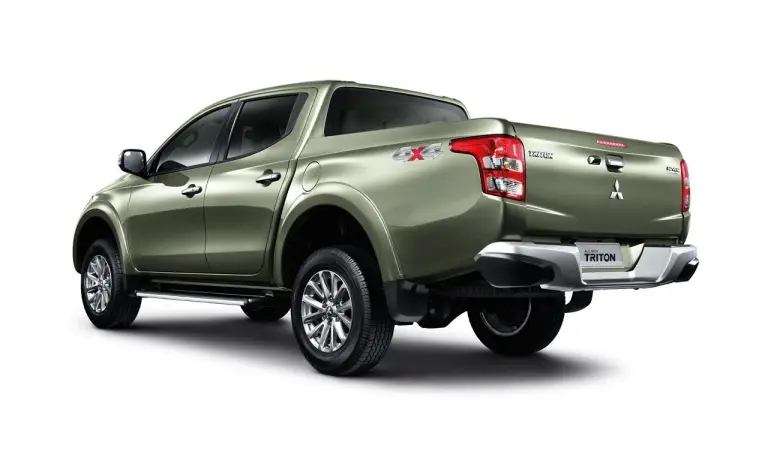 Mitsubishi Triton - 1