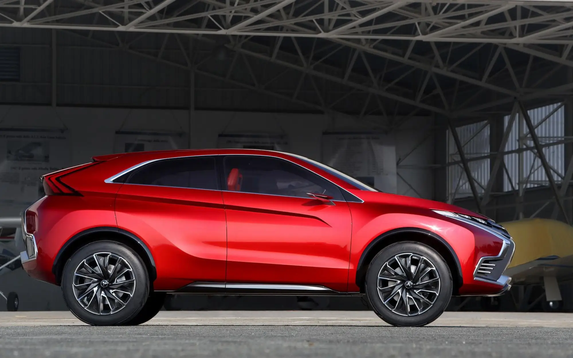 Mitsubishi XR-PHEV Concept II  - 14