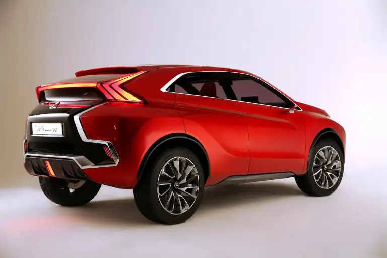 Mitsubishi XR-PHEV Concept II  - 20