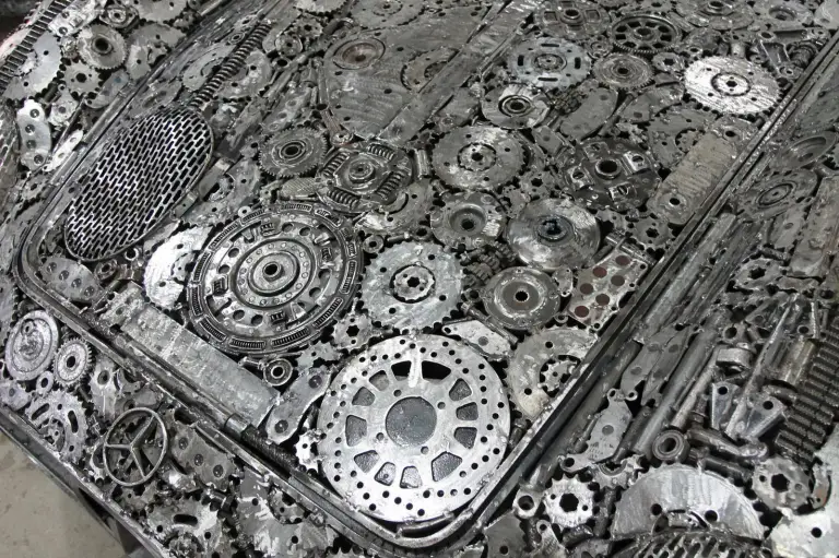 Modelli iconici realizzati con materiali riciclati - 16