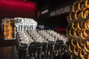 Motori V8 e 4 cilindri AMG E-Performance - Focus sulla meccanica  - 5