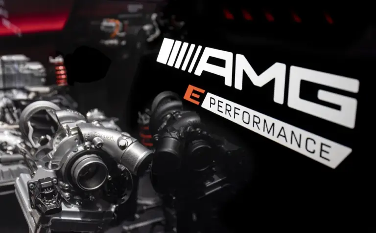 Motori V8 e 4 cilindri AMG E-Performance - Focus sulla meccanica  - 13
