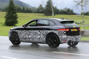 Muletto Jaguar J-Pace foto spia 9 settembre 2016