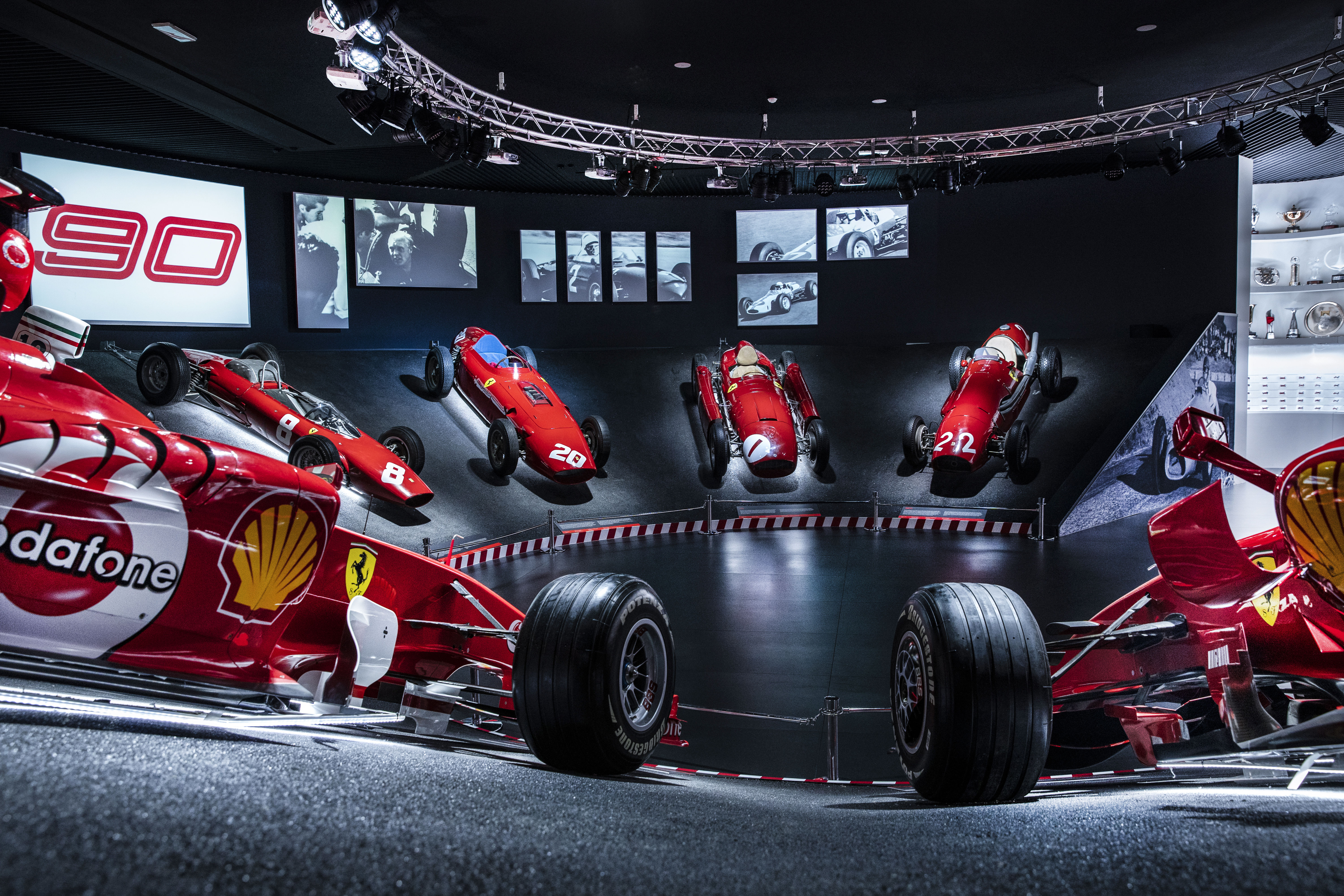 Museo Ferrari - Mostre 90 anni e Hypercars