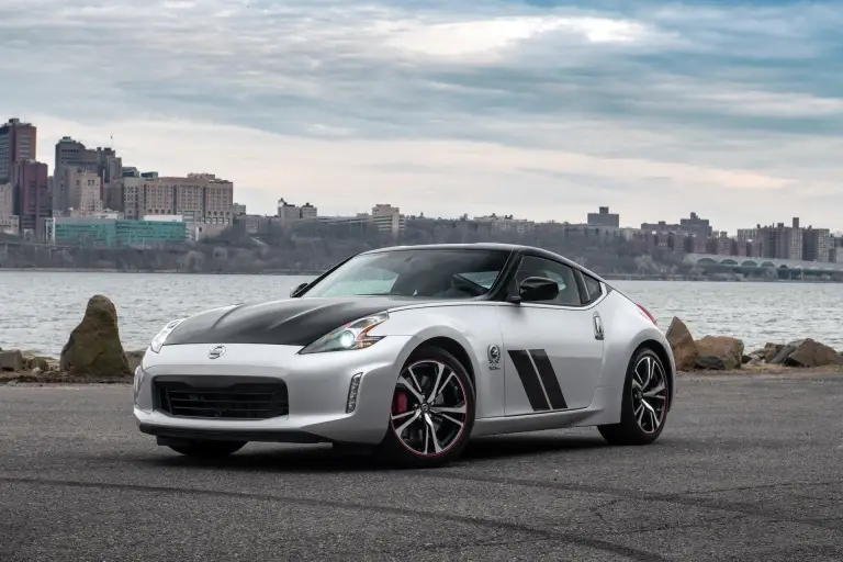 Nissan 370Z 50th Anniversary Edition - 12