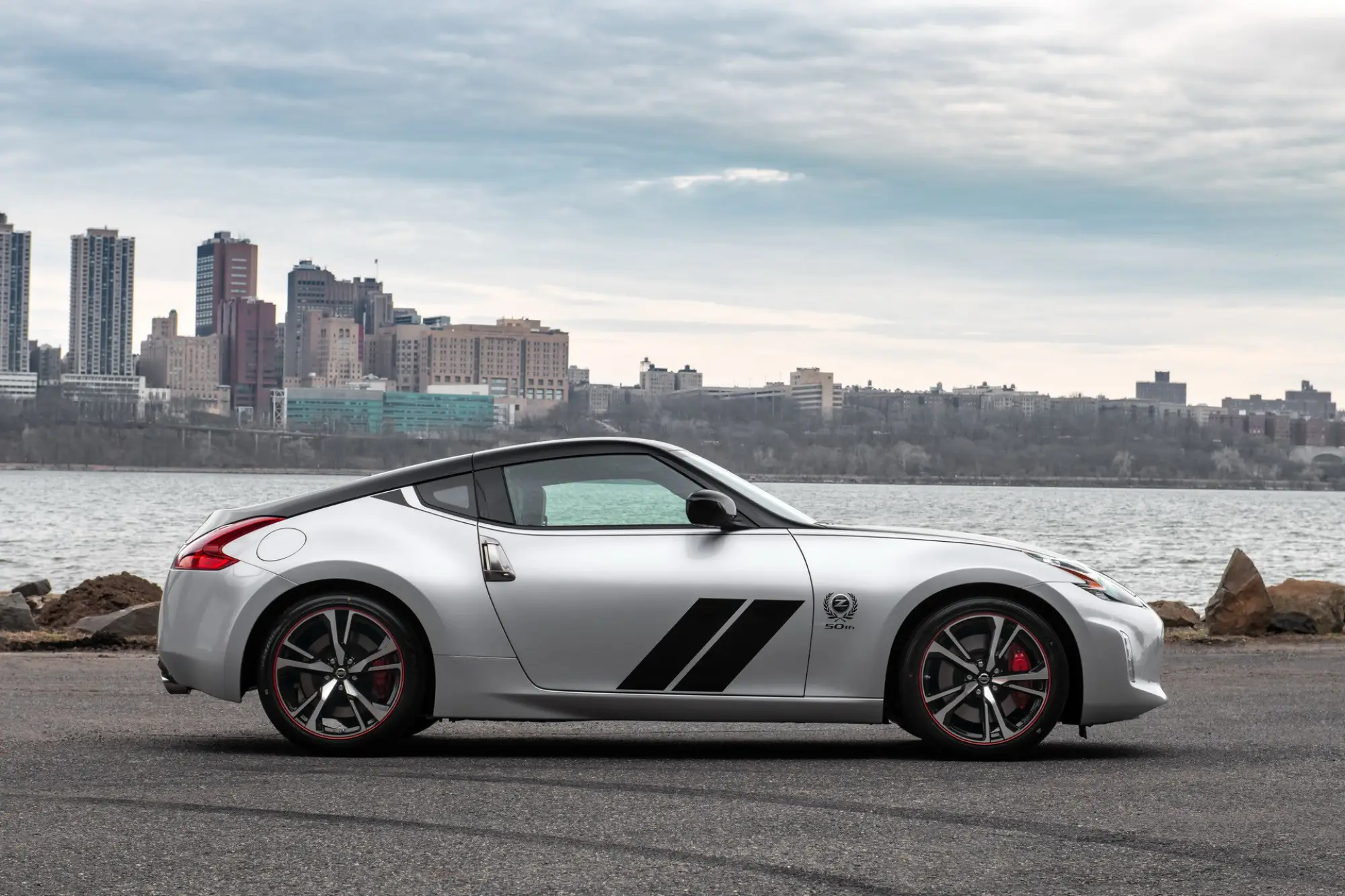 Nissan 370Z 50th Anniversary Edition - 13