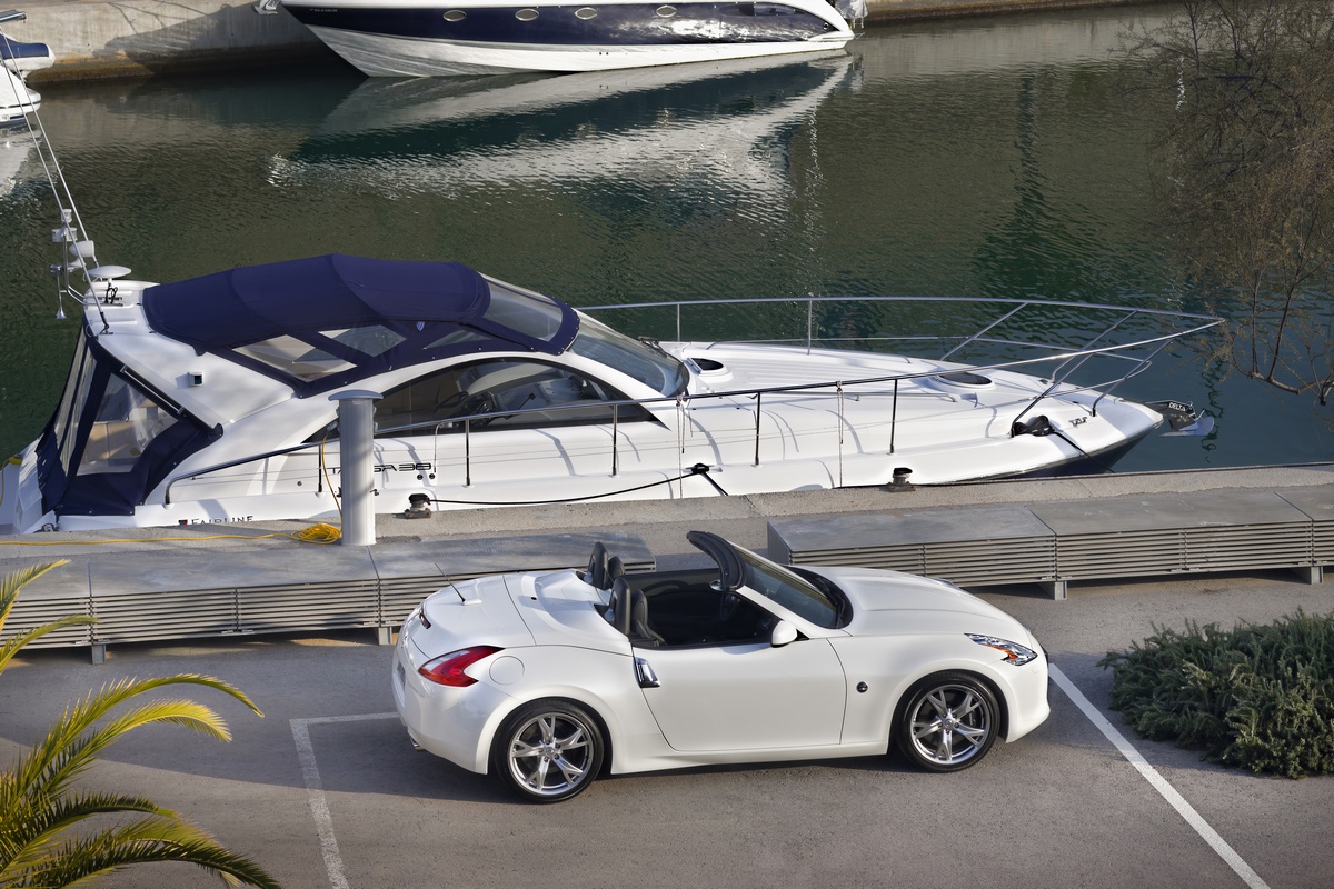 Nissan 370Z Roadster 2011