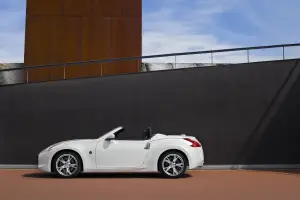 Nissan 370Z Roadster 2011