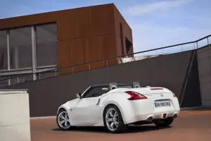 Nissan 370Z Roadster 2011