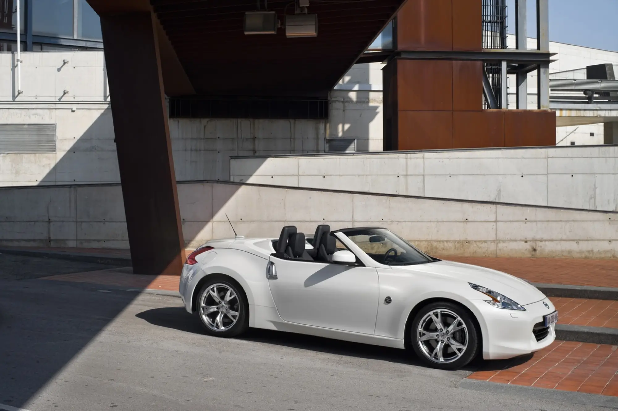 Nissan 370Z Roadster 2011 - 17