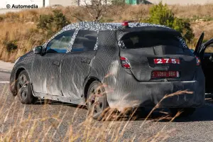 Nissan Almera 2014 - Foto spia 25-11-2013 - 5