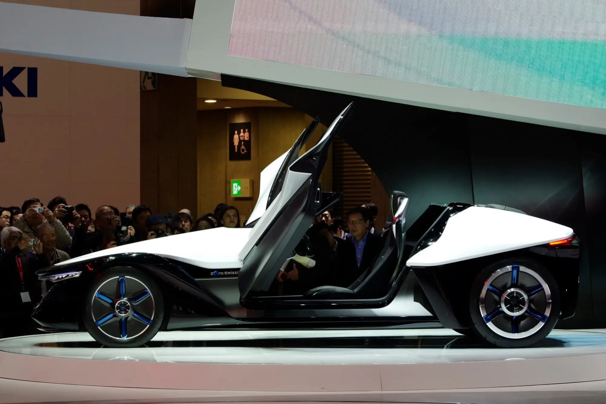 Nissan BladeGlider Concept - 3