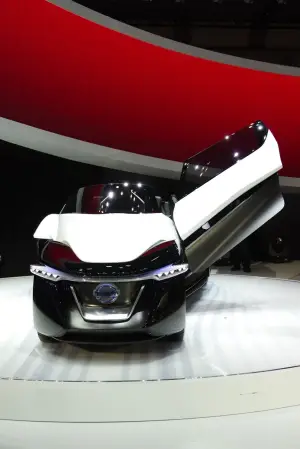 Nissan BladeGlider Concept - 18