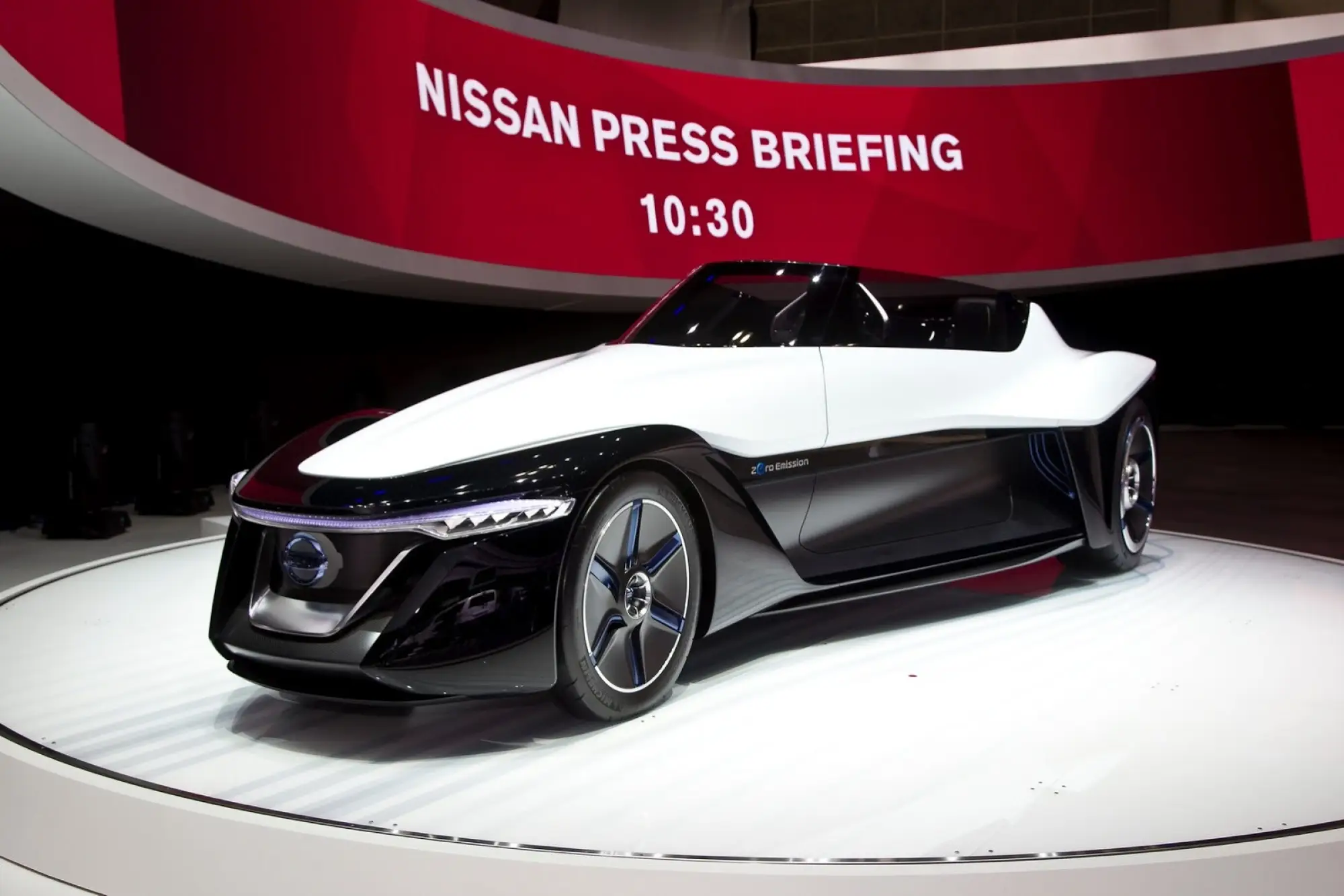 Nissan BladeGlider Concept - 21