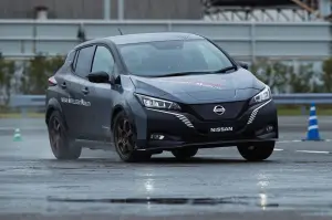Nissan e-4orce
