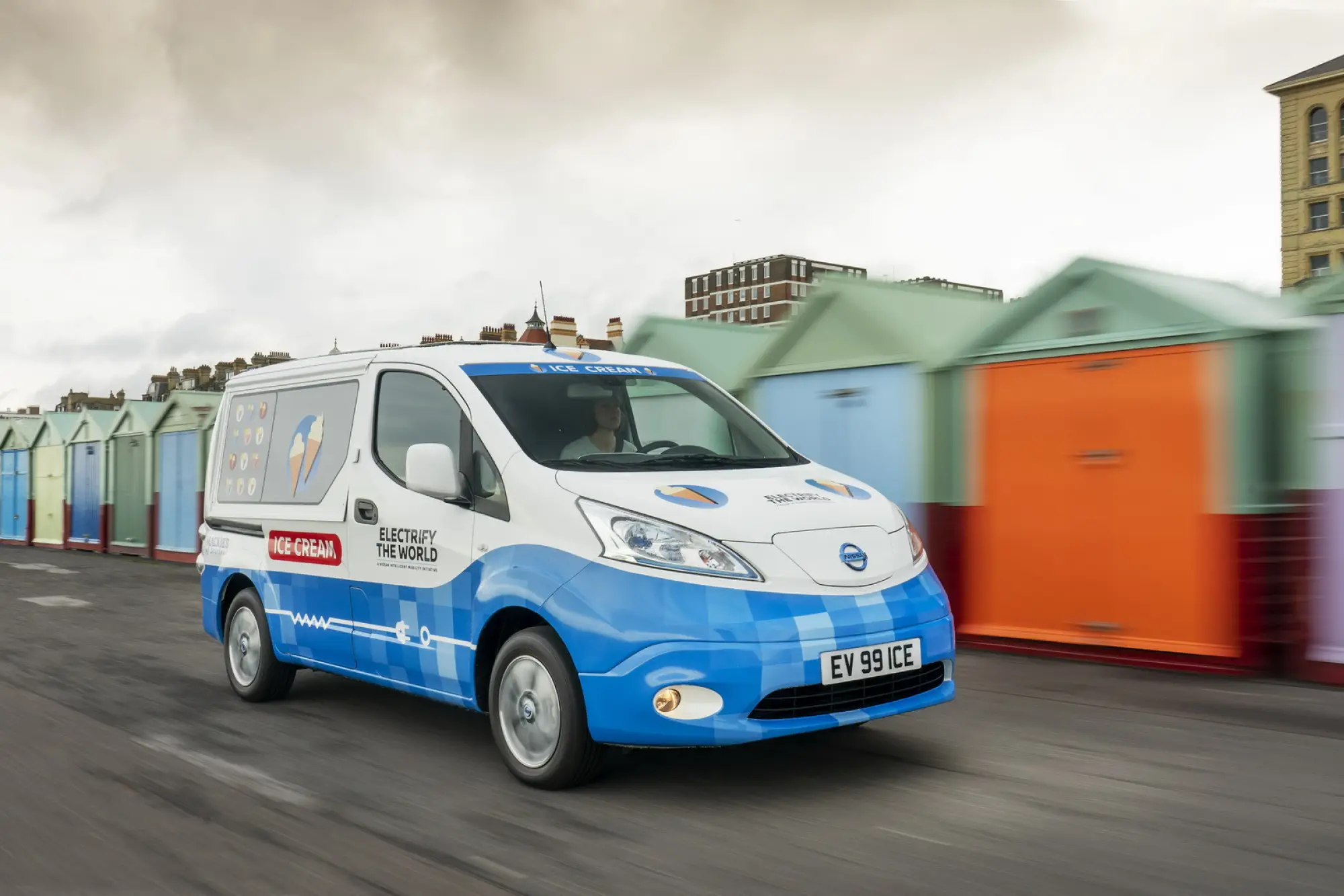 Nissan e-NV200 ice cream concept - 13