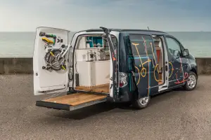 Nissan e-NV200 workspace