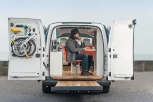 Nissan e-NV200 workspace - 9