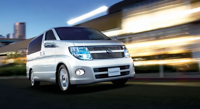 Nissan Elgrand 2010 - 2