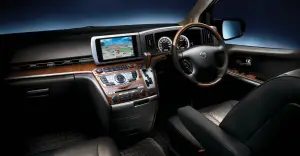 Nissan Elgrand 2010