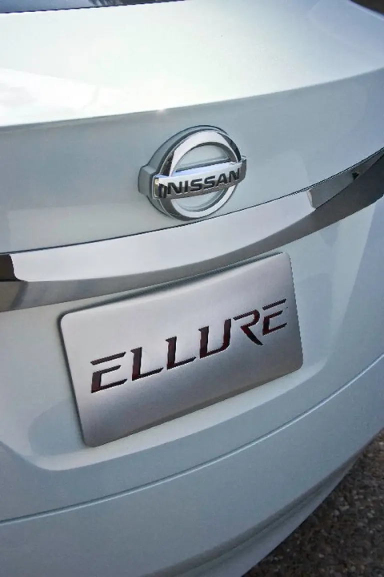 Nissan Ellure Concept - 8