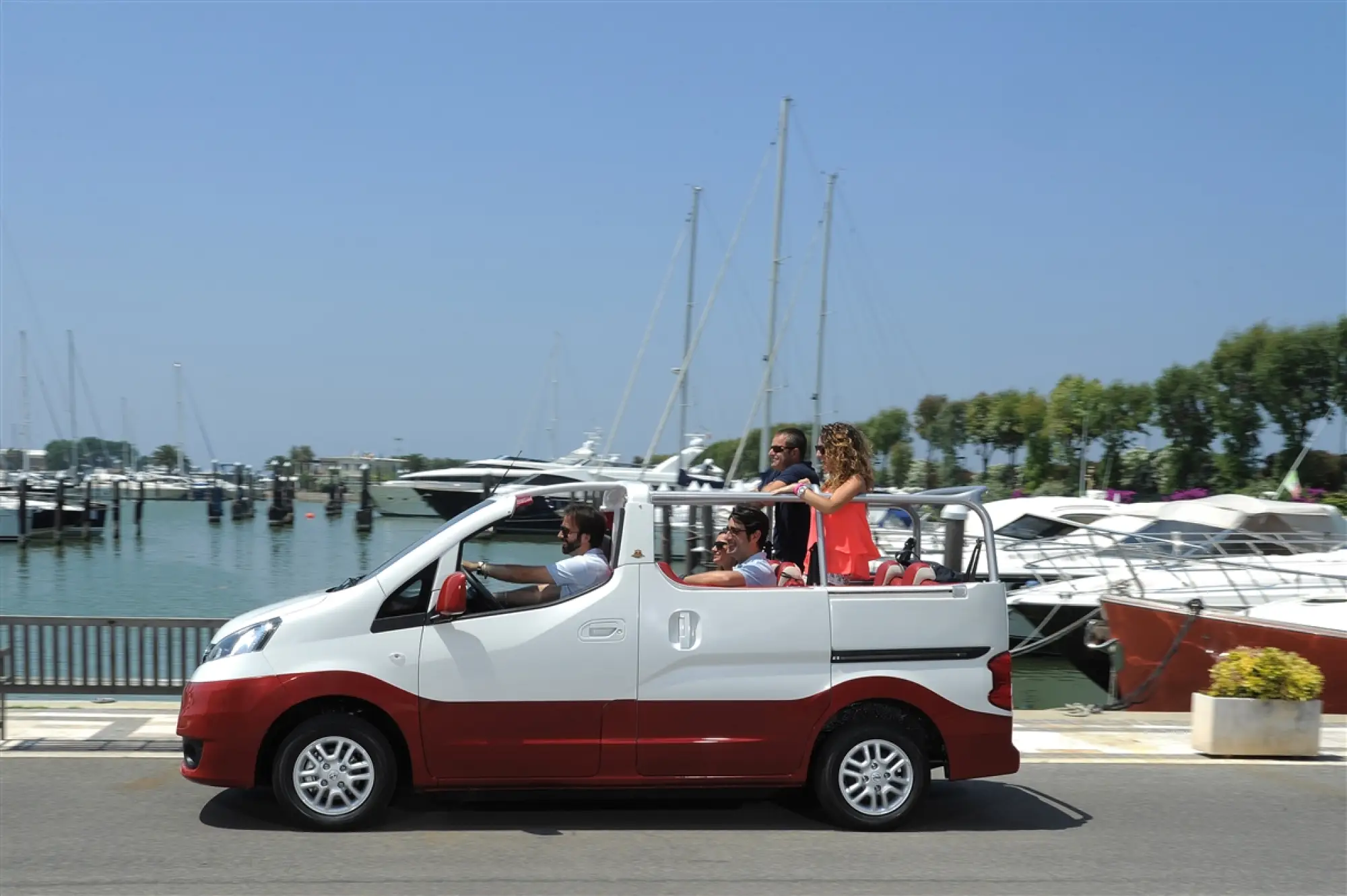 Nissan Evalia C - 3