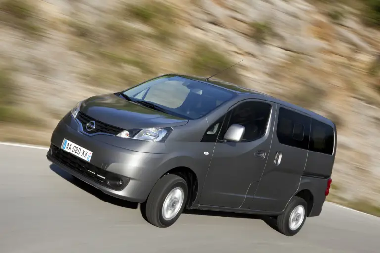 Nissan Evalia - 9