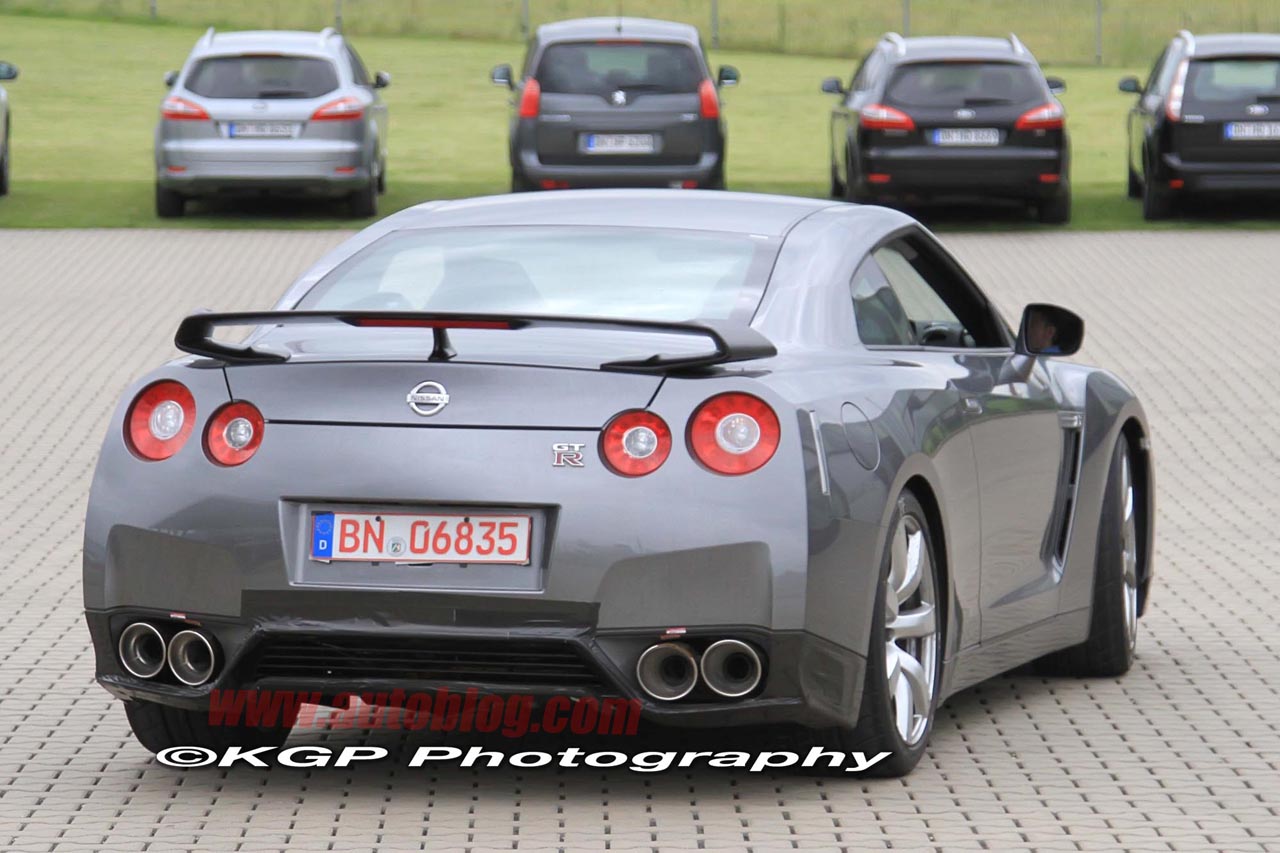 Nissan GT-R 2011