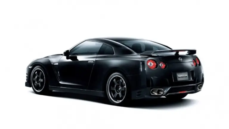 Nissan GT-R 2012 - 3