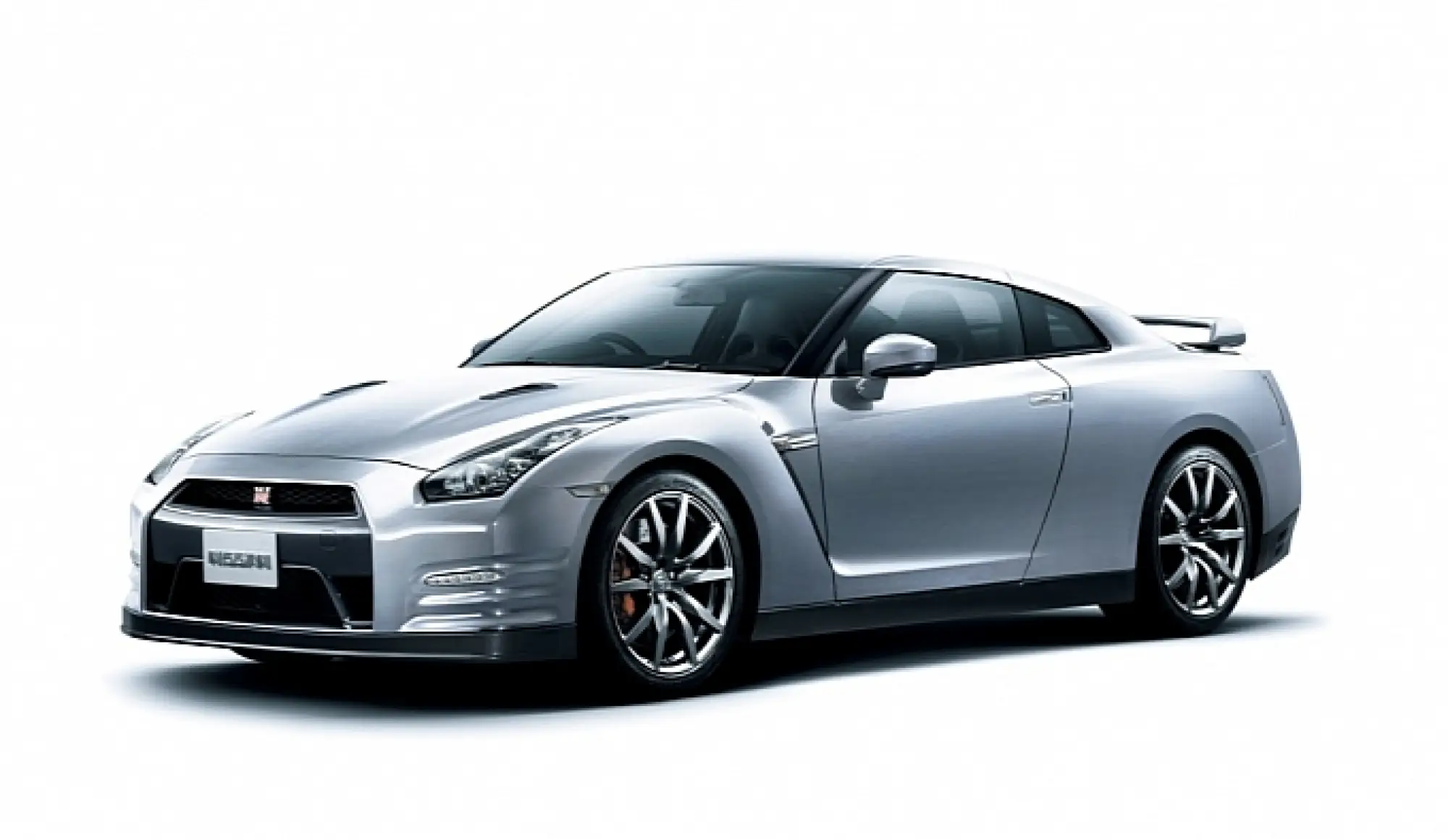 Nissan GT-R 2012 - 16