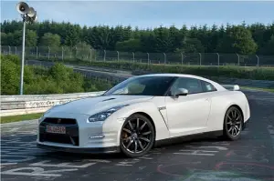 Nissan GT-R 2012 - 19