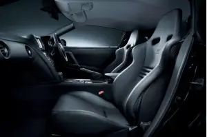Nissan GT-R 2012 - 20