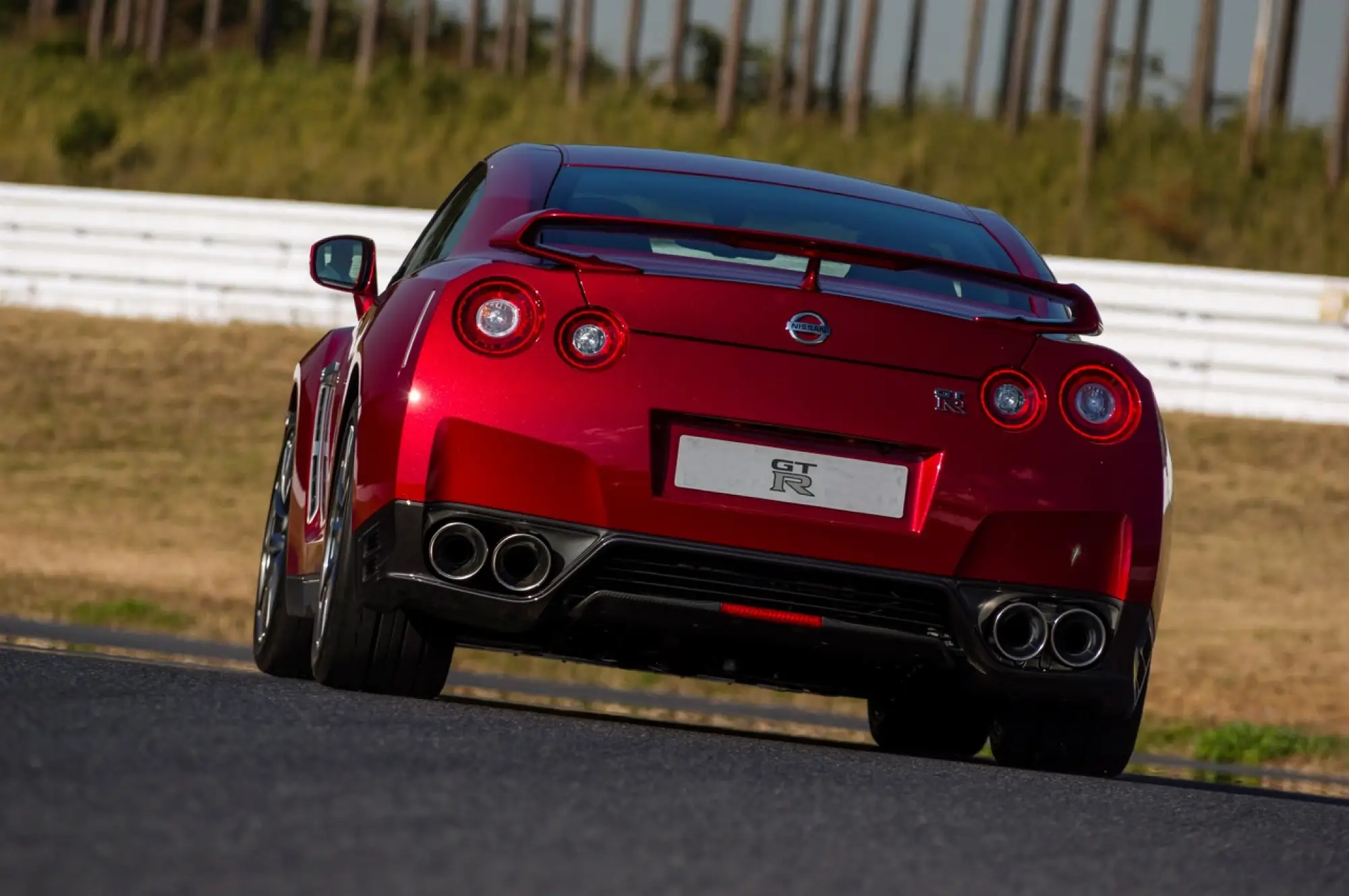 Nissan GT-R 2014 - 3