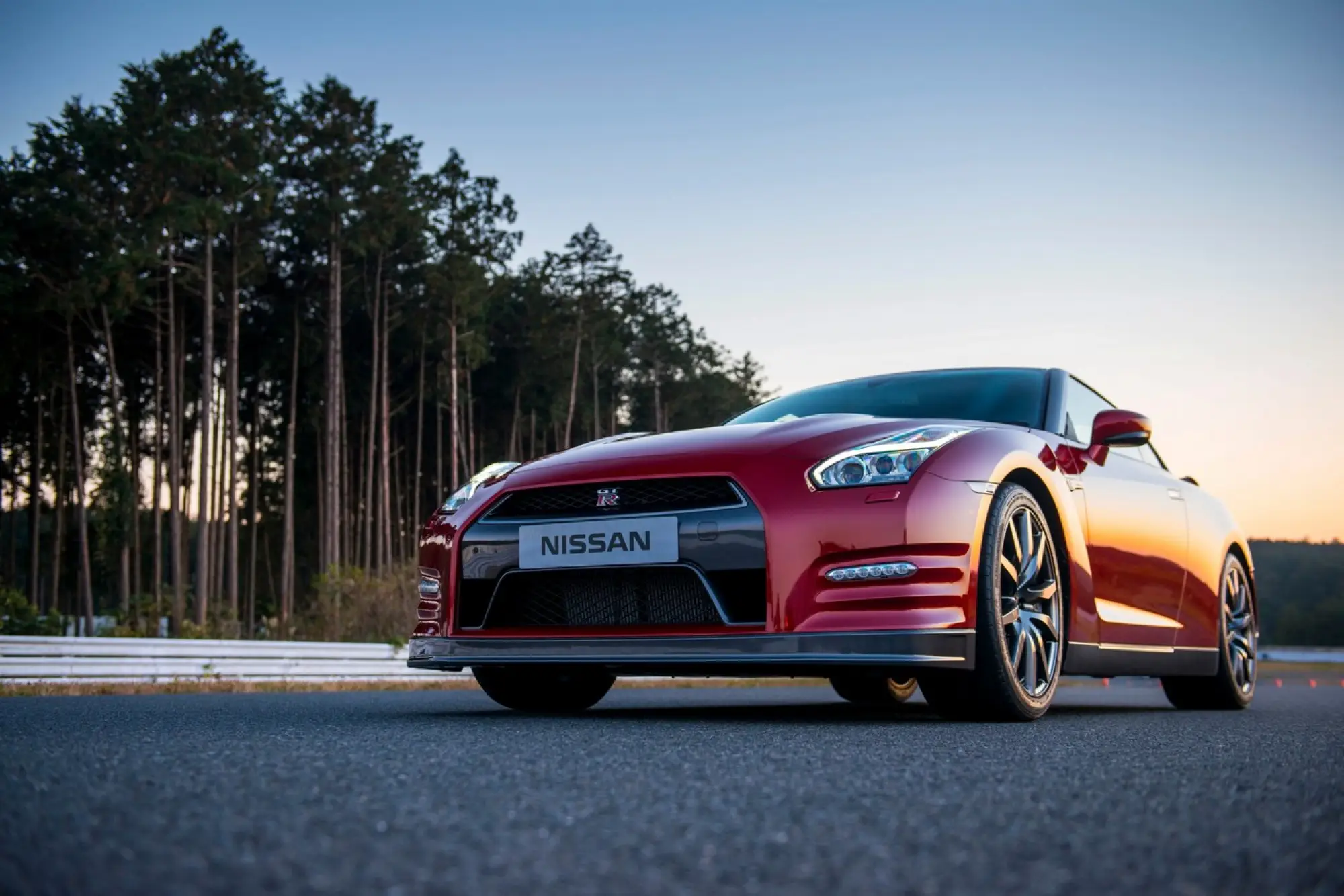 Nissan GT-R 2014 - 9